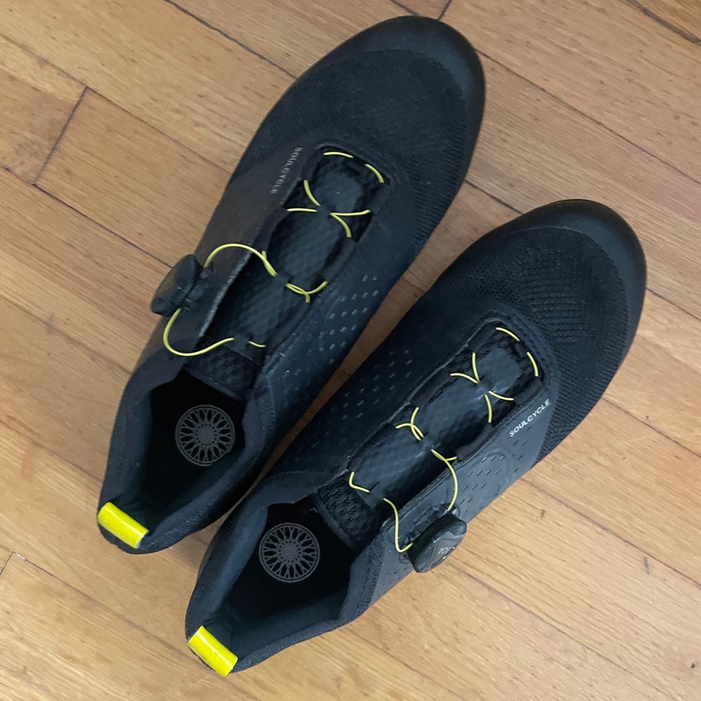 Black Cycling Shoes
